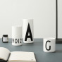 Tasse en porcelaine G