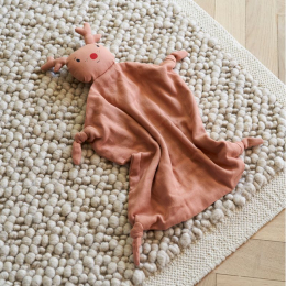 Agnete knuffeldoekje - Reindeer tuscany rose